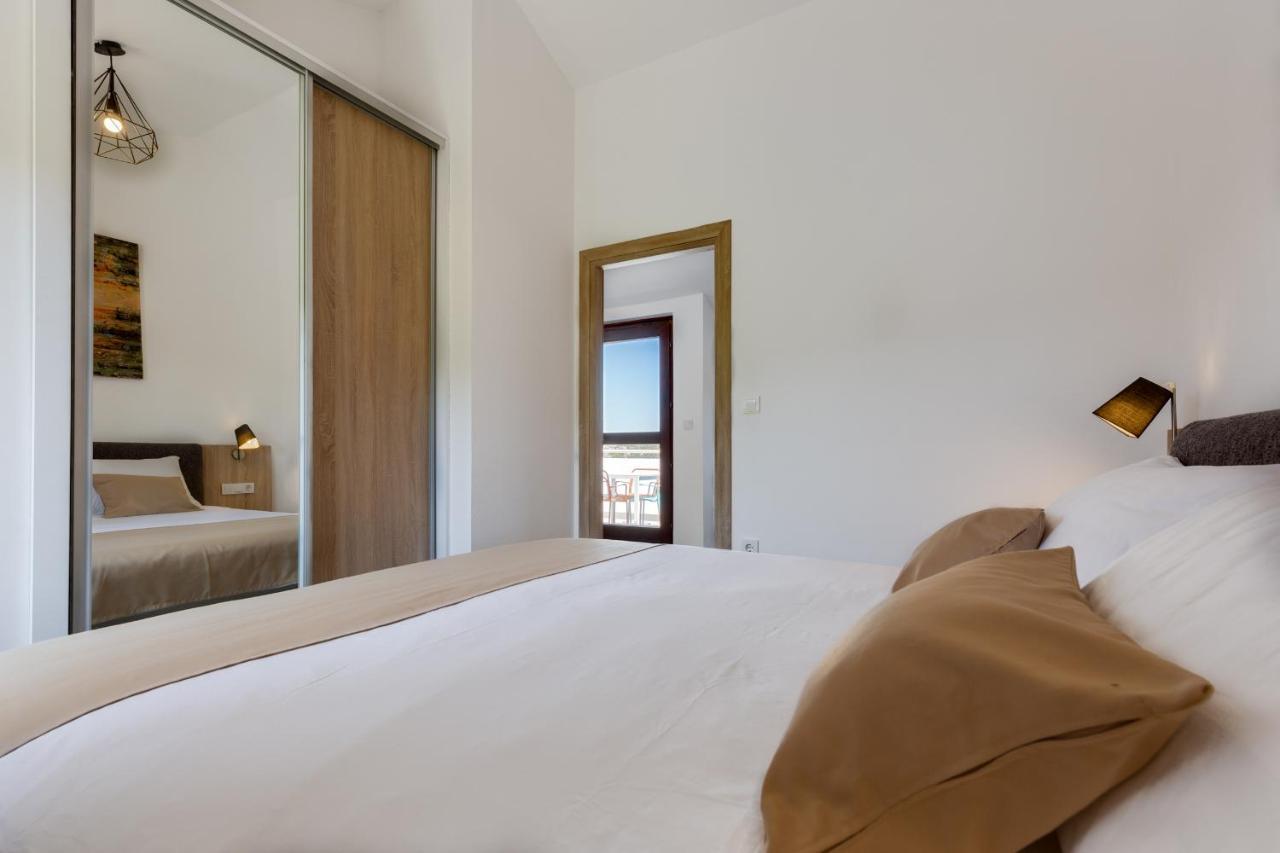 Apartments Jezera Lovisca 외부 사진