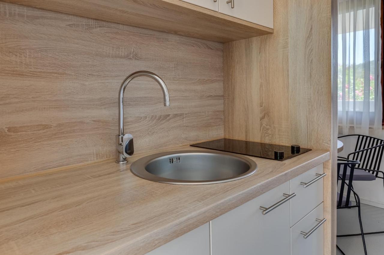 Apartments Jezera Lovisca 외부 사진